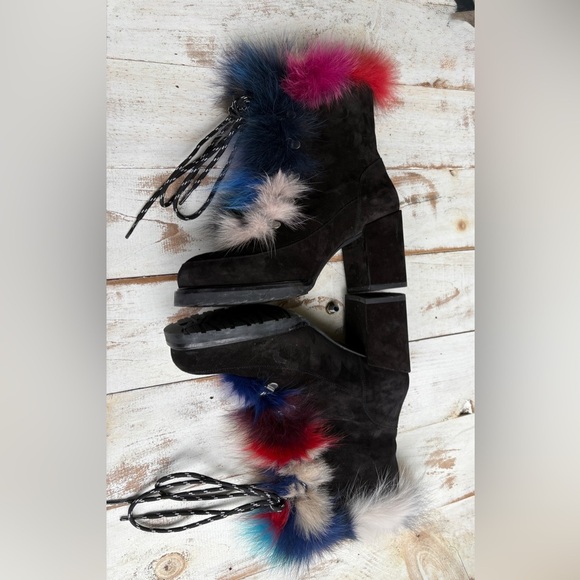 Stuart Weitzman Yukon Booties black suede leather ranit fur trim heels boots 9.5 - Picture 9 of 13